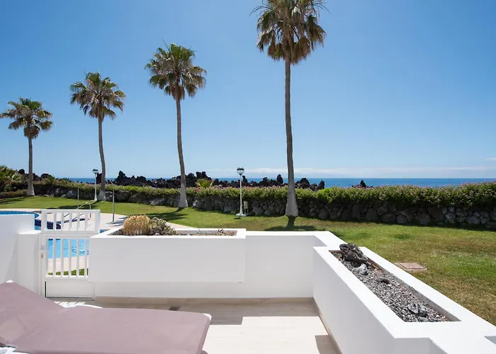 Апартаменты Modern, Cozy And Peaceful Oceanfront Oasis *