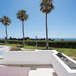 Apartment Modern, Cozy And Peaceful Oceanfront Oasis *