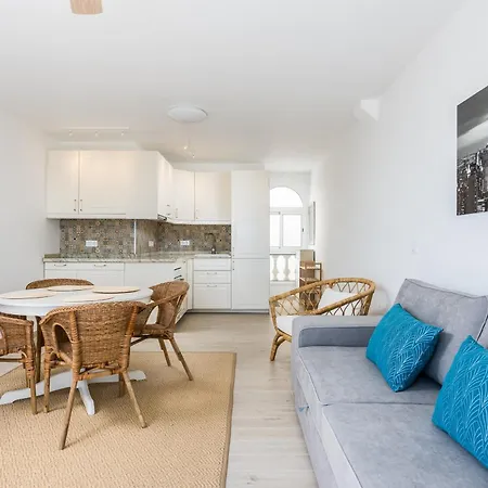 Modern, Cozy And Peaceful Oceanfront Oasis Apartment *