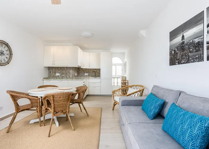 Modern, Cozy And Peaceful Oceanfront Oasis Apartment *